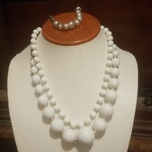 Two vintage pearl necklaces and bracelet PM 963